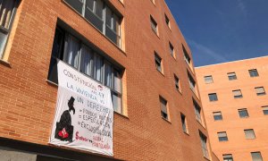 Una pancarta por el derecho a la vivienda en Castelló.