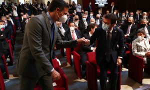 Pedro Sánchez i Pere Aragonès se saluden en un acte recent a Barcelona.