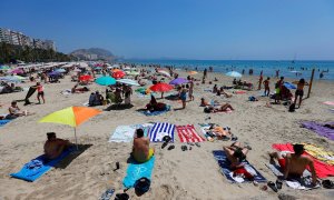 Miles de turistas acuden al levante español en los primeros días de julio.