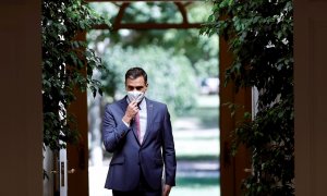 29/07/2021.- El presidente del Gobierno, Pedro Sánchez, antes de hacer balance del curso político marcado por la pandemia y la reapertura del diálogo con Cataluña y presenta un informe sobre el cumplimiento de los compromisos contraídos por el Ejecutivo,