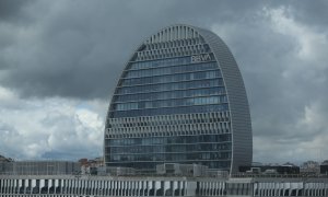 Edificio de la sede de BBVA en la zona norte de Madrid, conocido como ‘La Vela’. E.P./Isabel Infantes