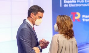 La ministra para la Transición Ecológica y el Reto Demográfico, Teresa Ribera, con el  presidente del Gobierno, Pedro Sánchez, en la presentación en Moncloa del Proyecto Estratégico para la Recuperación y Transformación Económica (PERTE) del sector de la