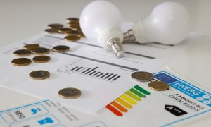 El precio de la luz,baja este domingo, pero sigue triplicando el de hace un año