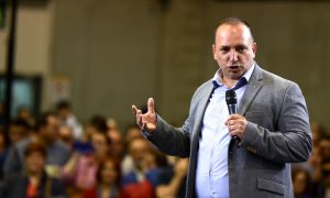 El candidato de Unides Podem Esquerra Unida a la Generalitat, Rubén Martínez Dalmau, interviene en un acto de campaña en Valencia, el 17 de abril de 2019.