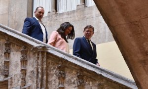 Rubén Martínez Dalmau, Mónica Oltra y Ximo Puig, el día de la  toma de posesión de los consellers en el Palau de la Generalitat Valenciana, en junio de 2019.. E.P./Jorge Gil