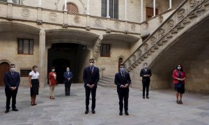 El presidente de la Generalitat, Pere Aragonès, y el presidente del Gobierno, Pedro Sánchez, en el Palau de la Generalitat en Barcelona, junto los ministros y consellers que han participado en la mesa de diálogo sobre Catalunya este miércoles 15 de septie