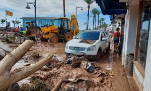 02/09/2021 Vehículos destrozados tras el paso de un temporal de lluvia en Alcanar, Tarragona, Catalunya, (España). Hasta 78 litros por metro cuadrado han caído este miércoles en poco más de media hora en las poblaciones del sur de Tarragona, un temporal q