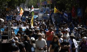 Una perspectiva de la multitudinària concentració contra l'ampliació de l'aeroport.