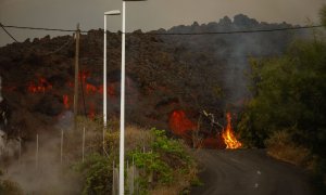 21/09/2021 Lava por una carretera