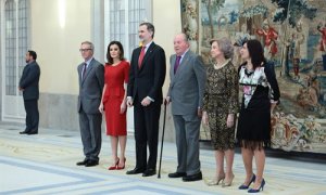 El ministro de Cultura y Deporte, José Guirao; la reina Letizia; el rey Felipe VI; el rey emérito Juan Carlos I; la reina Sofía; y la secretaria de Estado de Deporte, María José Rienda, durante el acto de Entrega de los Premios Nacionales del Deporte 2017