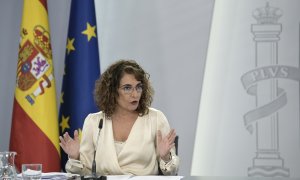 La ministra de Hacienda y Función Pública, Maria Jesús Montero, comparece en rueda de prensa tras el Consejo de Ministros extraordinario  donde se ha aprobado el proyecto de Ley de Presupuestos Generales del Estado para 2022. E.P./Óscar Cañas