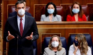 13/10/2021.- El presidente del Gobierno, Pedro Sánchez, responde durante la sesión de control al Gobierno celebrada este miércoles en el Congreso de los Diputados. EFE/Chema Moya