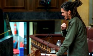 14/10/2021.- El diputado de Unidas Podemos Alberto Rodríguez interviene en el pleno en el Congreso de los Diputados, este jueves. EFE/Zipi