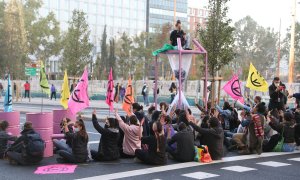 Acción de desobediencia civil de Extintion Rebellion en Madrid contra el cambio climático.