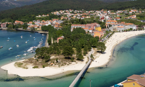 Vista panorámica de la localidad gallega de Muros.