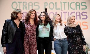 13/11/2021 Yolanda Díaz, Mónica Oltra, Ada Colau, Mónica García y Fátima Hamed, durante el acto que han protagonizado en el Teatro Olympia de València.