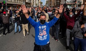 Los trabajadores del sector del metal se manifiestan por las calles de Cádiz durante la séptima jornada de huelga. EFE/Román Ríos.