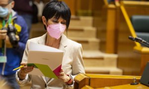 La portavoz de EH Bildu, Maddalen Iriarte, durante el pleno de control del Parlamento Vasco.