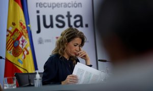 La ministra de Transportes, Movilidad y Agenda Urbana Raquel Sánchez ofrece una rueda de prensa tras el Consejo de Ministros Extraordinario celebrado en el Palacio de la Moncloa, este viernes.