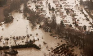 Vista aérea de las inundaciones ocasionadas por el desbordamiento río Arga a su paso por Huarte, villava y Burlada en Navarra, este viernes.