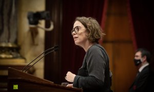 a portavoz de la CUP en el Parlament, Eulàlia Reguant, interviene en un pleno sobre la totalidad de los Presupuestos, en el Parlament, a 22 de noviembre de 2021