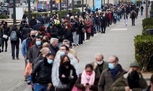 Colas vacunación en Barcelona