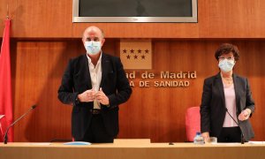 El viceconsejero de Asistencia Sanitaria y Salud Pública de la Comunidad, Antonio Zapatero, y la directora general de Salud Pública, Elena Andradas, este martes en rueda de prensa.