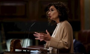 La ministra de Hacienda, María Jesús Montero, interviene durante el pleno celebrado, este jueves, en el Congreso de los Diputados en Madrid.