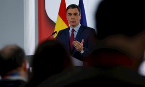 MADRID, 29/12/2021.- El presidente del Gobierno, Pedro Sánchez, durante la rueda de prensa de presentación del primer informe de rendición de cuentas del Ejecutivo "Cumpliendo", este miércoles en Moncloa.