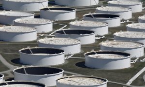 Tanques de almacenamiento de petróleo en el centro petrolero de Cushing (Oklahoma, EEUU). REUTERS/Nick Oxford