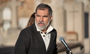 14/01/22-El presidente de Òmnium Cultural, Jordi Cuixart, interviene en la ofrenda floral anual a la tumba del expresidente de la Generalitat, Francesc Macià (25 de diciembre de 2021).