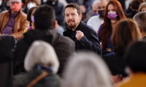 El ex vicepresidente del Gobierno y antiguo líder de Podemos, Pablo Iglesias (c), participa en un acto de apoyo al candidato de Unidas Podemos en las elecciones de Castilla y León