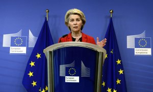 La presidenta de la Comisión Europea, Ursula von der Leyen, ofrece una declaración institucional sobre Ucrania en la sede de la UE en Bruselas este lunes 24 de enero de 2022.