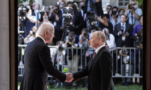 El Presidente de los Estados Unidos, Joe Biden, y el Presidente de Rusia, Vladimir Putin, durante una reunión el pasado 16 de junio de 2021.