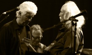 Crosby, Stills & Nash en un concierto en el Pabellón Hordern,​ Sydney, Australia.