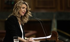 La vicepresidenta segunda del Gobierno y ministra de Trabajo y Economía Social, Yolanda Díaz, interviene en una sesión plenaria en el Congreso de los Diputados, a 3 de febrero de 2022, en Madrid.