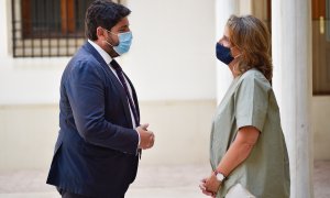 La vicepresidenta tercera y ministra de Transición Ecológica y Reto Demográfico, Teresa Ribera, y el presidente de la Región de Murcia, Fernando López Miras, en el Palacio de San Esteban, a 25 de agosto de 2021, en Murcia.