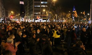 12/02/2022 - Centenars de persones han tornat a tallar la Meridiana aquest dissabte, el primer sense l'autorització d'Interior.