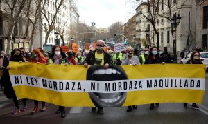 Manifestación convocada este domingo en Madrid por la plataforma ciudadana No Somos Delito, junto a colectivos, organizaciones y movimientos sociales, para que los ciudadanos exijan una reforma de la Ley de Seguridad Ciudadana