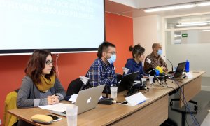 La doctora en Ciències Ambientals Federica Ravera; l'arqueòleg Ermengol Gassiot; l'experta en Prehistòria Ariadna Nieto i l'investigador en Ciències Naturals Andreu Ubach presenten a Barcelona un manifest científic sobre uns Jocs Olímpics als Pirineus.