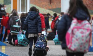 10/01/2022 Varios niños entran en un colegio de Madrid