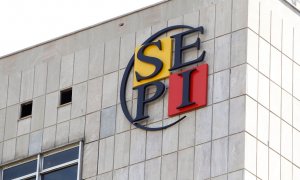 El logo de la Sociedad Estatal de Participaciones Industriales (SEPI) en su sede en Madrid.