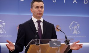 22/02/2022.- El portavoz del PSOE, Héctor Gómez durante la rueda de prensa tras la Junta de Portavoces del Congreso celebrada este martes. EFE/ Juan Carlos Hidalgo