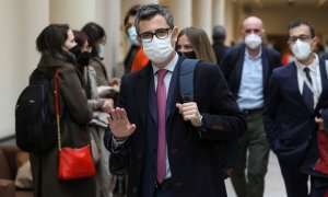 15/02/2022.- El ministro de la Presidencia, Félix Bolaños, a su llegada a la sesión de control celebrada por el pleno del Senado, este martes en Madrid. EFE/ Kiko Huesca