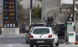 Colas en una gasolinera de Tuy, Pontevedra