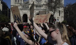 16/04/2022 Manifestantes protestan contra la ultraderecha en París