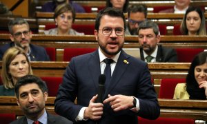 El president de la Generalitat, Pere Aragonès, durant una interpel·lació al ple del Parlament.