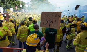 (21(11/2021) Manifestantes de Amaya concentrados en las puertas del Parlamento andaluz en noviembre de 2021.