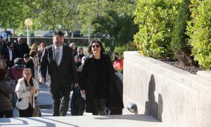 Los exconcejales de Ahora Madrid Carlos Sánchez Mato y Celia Mayer a su llegada a la Audiencia Provincial de Madrid, a 25 de abril de 2022.