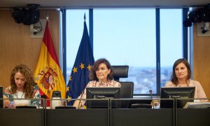 18/05/2022.- La exvicepresidenta del Gobierno y presidenta de la Comisión de Igualdad, Carmen Calvo, este miércoles durante el debate y votación de la ley del 'sólo sí es sí' en el Congreso. EFE/ Miguel Osés